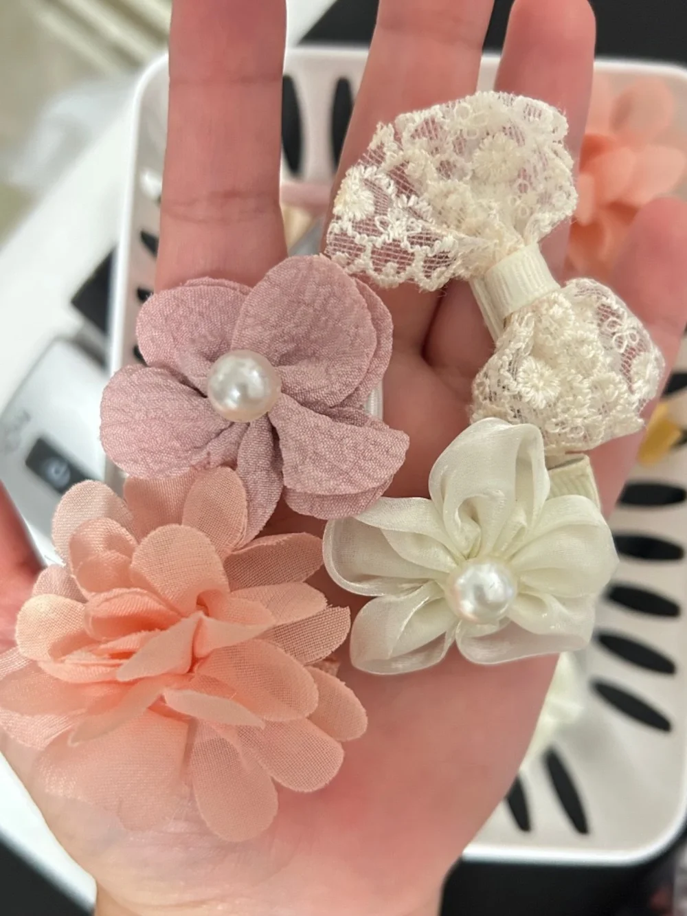 34 Baby Girl Hair Bows Lot Pastel Ribbon Flower Clips NWOT